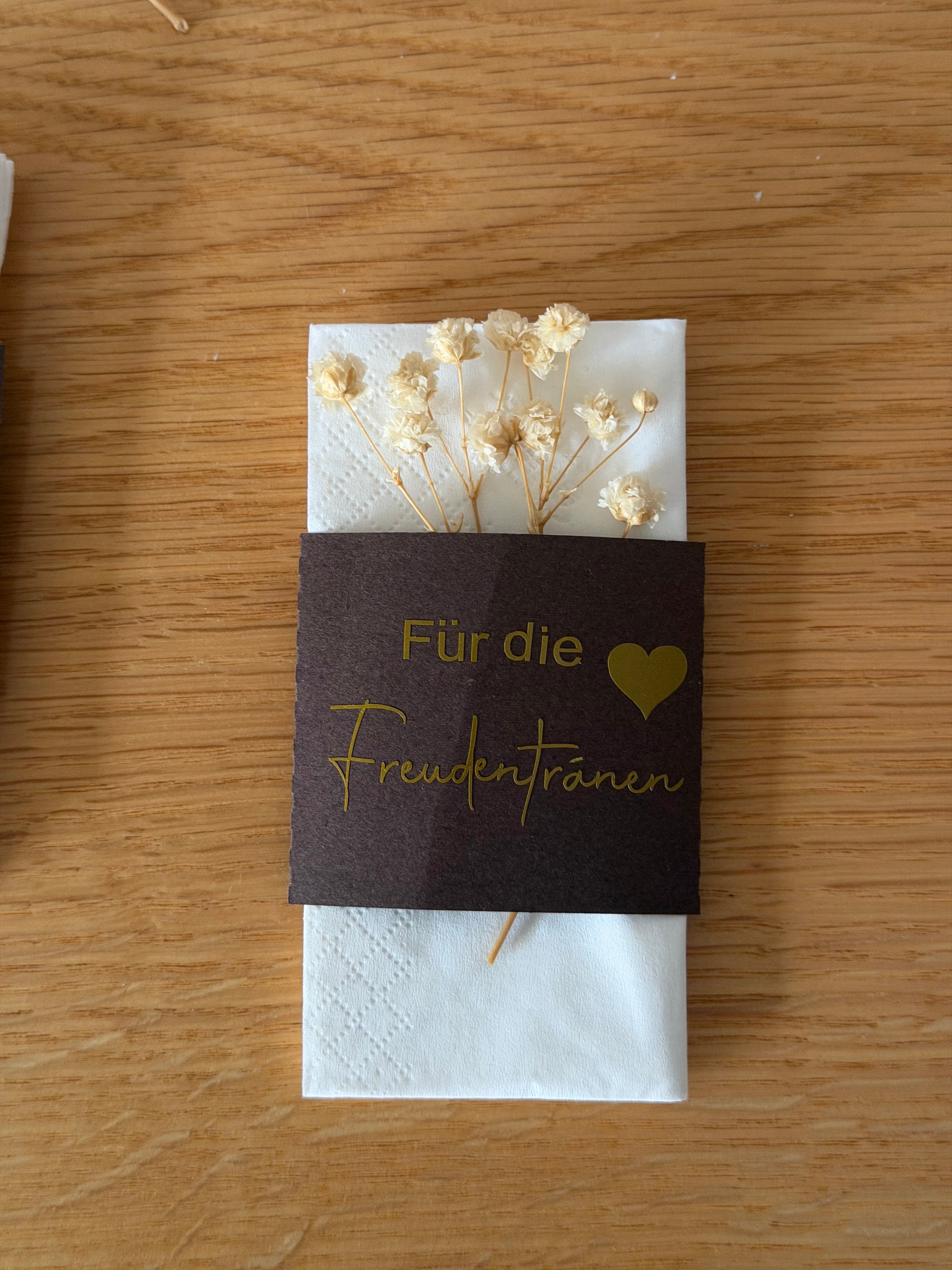 Freudentränen 10er Set Hochzeit – Taschentücher mit Trockenblumen & Goldkarte