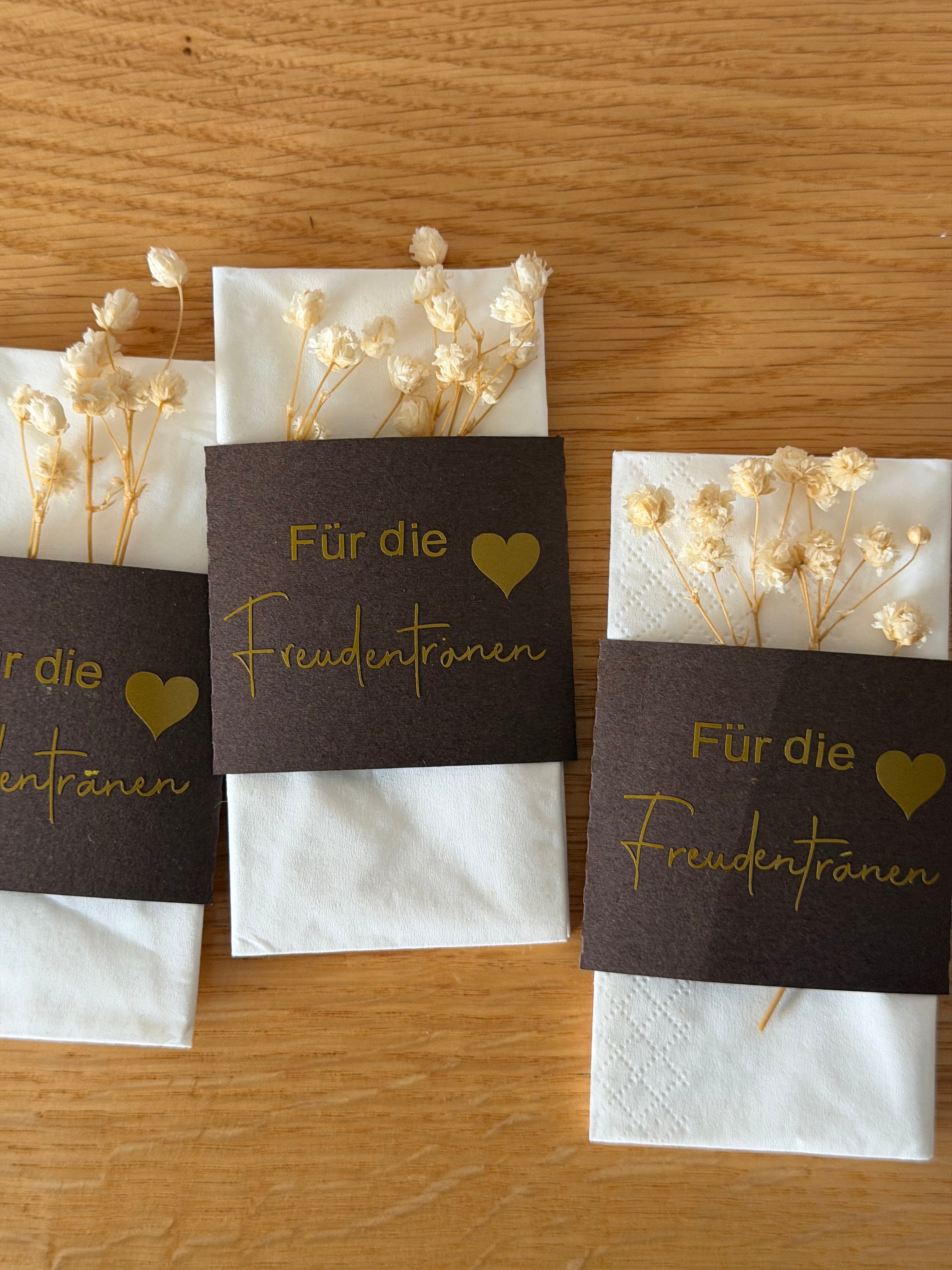 Freudentränen 10er Set Hochzeit – Taschentücher mit Trockenblumen & Goldkarte