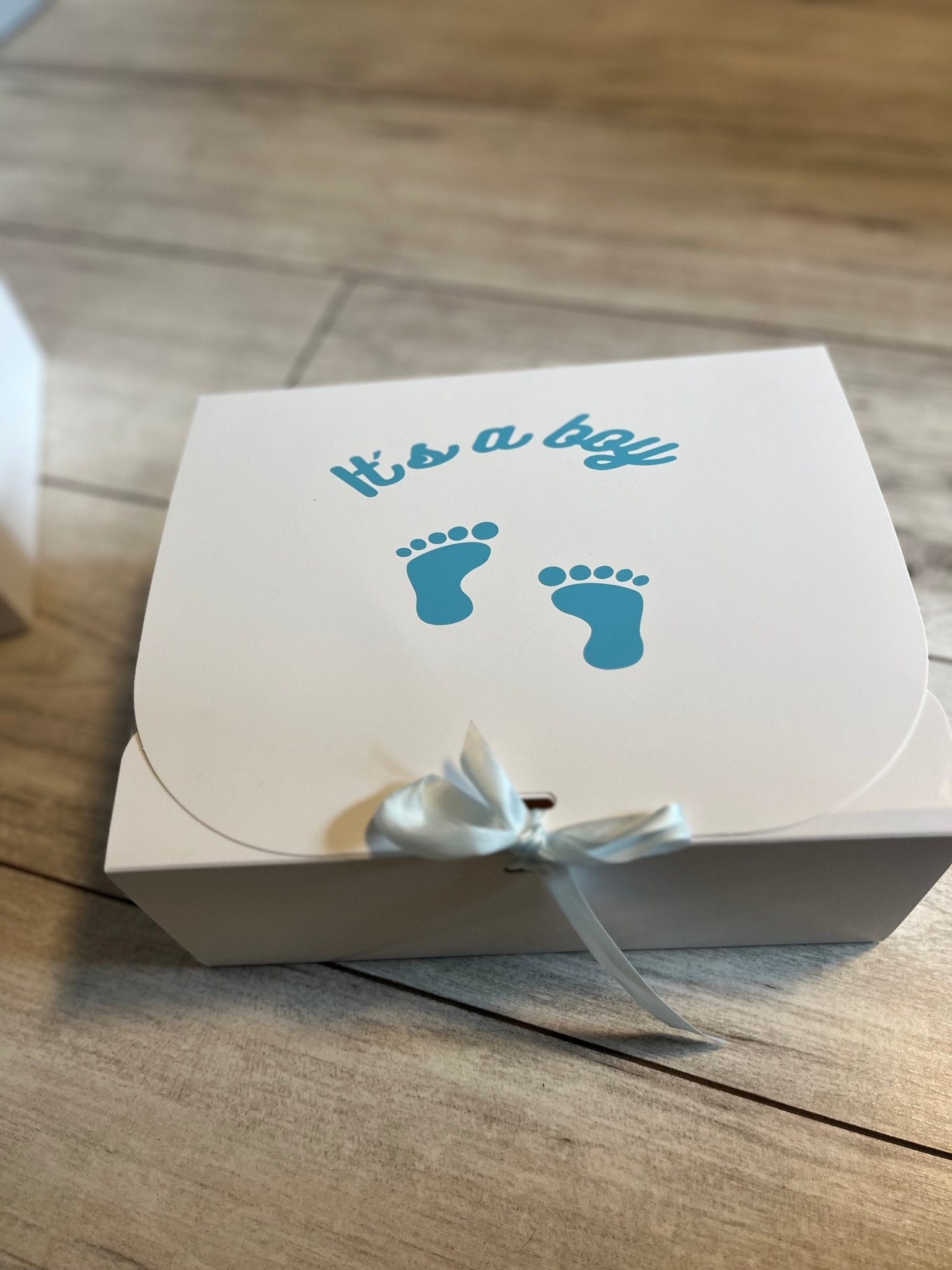 Baby Geschenkbox „It’s a Boy“ – Überraschungsbox zur Geburt - Hexenwerk25
